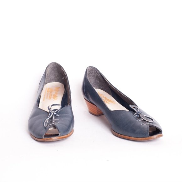 Vintage 1970s Blue Leather Peeptoe Heels - Picture 5 of 11